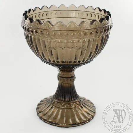 Mariskooli Iittala, korkeus 120mm, hiekka.  Lähetetään postipakettina.