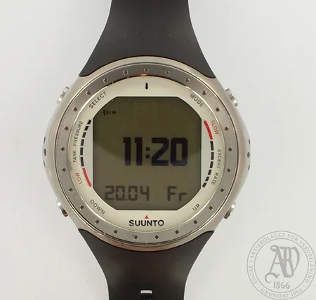 Rannesukellustietokone, Suunto D9, Ø 51mm