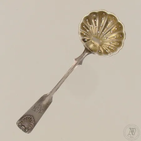 Sirotinlusikka, kaiverrettu, pituus 125mm, 813, paino 15,5g 