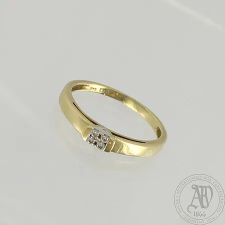 Timanttisormus 4xn.0.01ct, koko 17½, 585, paino 1,9g 