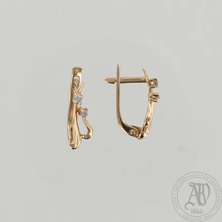 Timanttikorvakorut 4xn.0.02ct, korkeus 14mm, 585, paino 1,7g