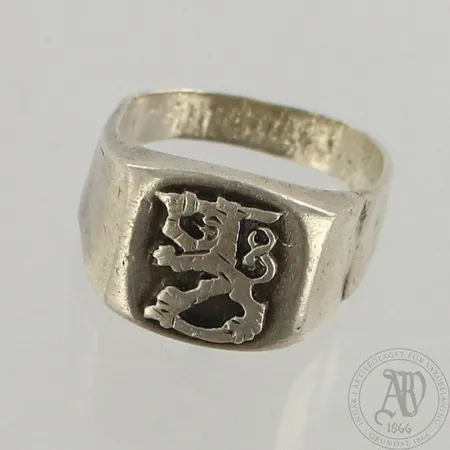 Leijonasormus, käytön jälkiä, koko n.20½, 830, paino 8,2g