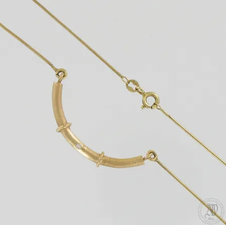 Kaulakoru timantilla 1xn.0.02ct, pituus 41cm, ketjussa käytön jälkiä, 585, paino 6,3g