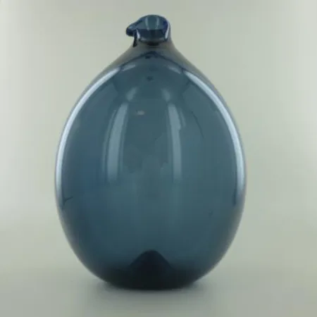 Koristepullo Iittala, signeeraus Timo Sarpaneva Iittala -56, Lintupullo, sininen, korkeus 160mm