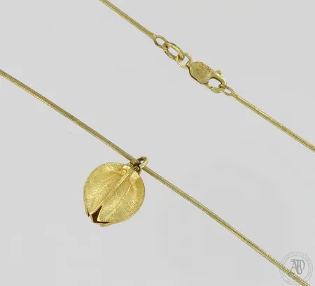 Kaulakoru Kalevala Koru, Lumikukka, pituus 42,5cm, kullattua pronssia