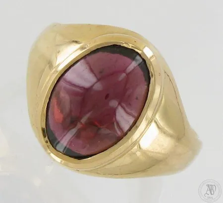 Kivisormus, koko 18½, 750br, paino 11,9g