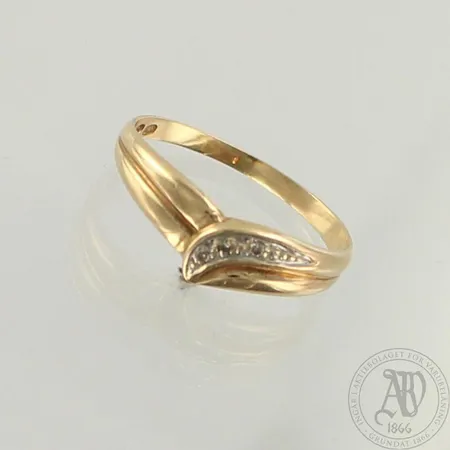 Timanttisormus 3xn.0.005ct, koko 17¼, 585, paino 1,5g 