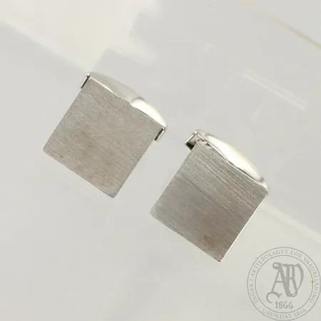 Kalvosnnnapit, mitat 15,5mm x 15,5mm, 925, paino 8,8g