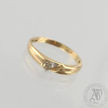 Timanttisormus 1xn.0.005ct, kaiverrettu, koko 15½, 585br, paino 1,3g 