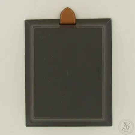 Vati Hermes, pituus, leveys ja korkeus 200, 160 ja 30mm. 
