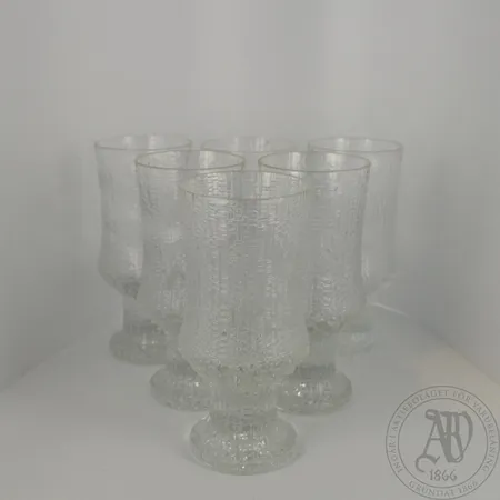 Kuusi juomalasia, Iittala Ultima Thule, korkeus 130mm.  Lähetetään postipakettina.