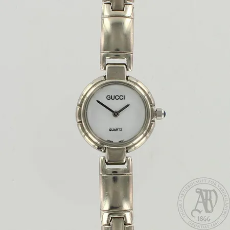 Rannekello Gucci, malli 593120, Ø 24mm, metallirannekkeen pituus 170mm