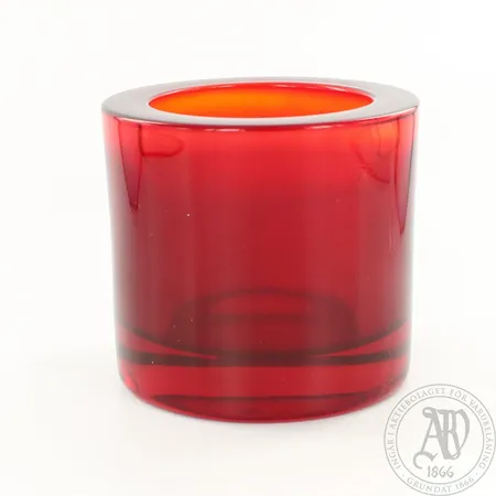 Tuikkulyhty Iittala, Kivi, korkeus 60mm, karpalo värikoodi 29.  Lähetetään postipakettina.