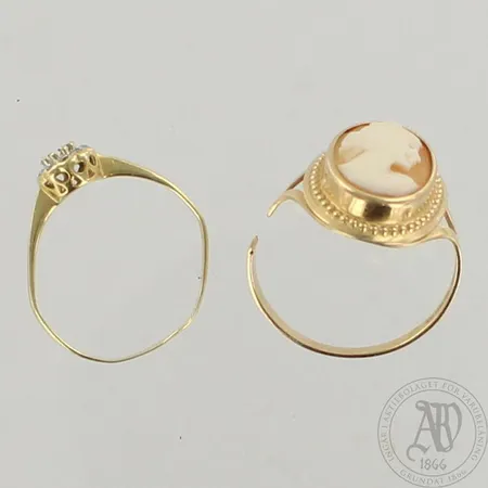 Kaksi viallista sormusta, kahdeksan timanttia 8xn.0.005ct, 585br, paino 2,8g