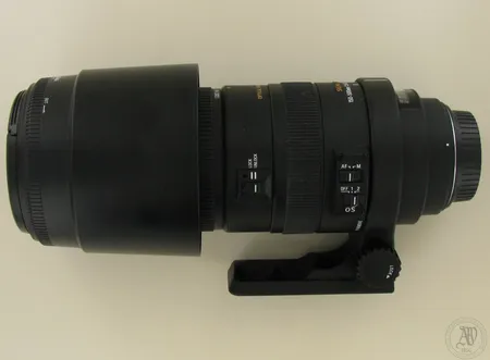 Objektiivi Sigma EOS 150 - 500mm f/5-6.3 APO DG OS HSM, laukku. Tarkempia tietoja linkistä https://www.rajalacamera.fi/sigma-naf-150-500-5-6-3-os-hsm.html  Ota yhteys panttilainaamoon kuljetusmaksusta sopimiseksi.