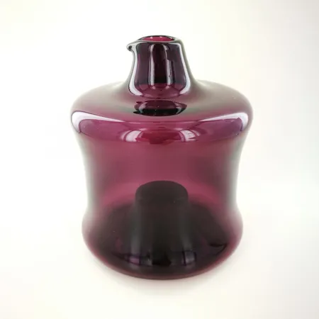 Koristepullo Iittala, signeeraus T Sarpaneva - 2509, lila, korkeus 130mm, pinottava