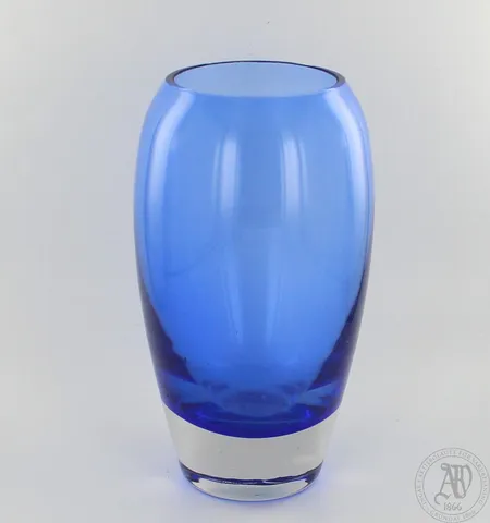 Lasimaljakko, sininen, korkeus 140mm, pohjassa käyttökulumaa
