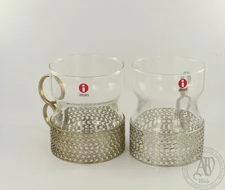 Kaksi glögilasia Iittala, Tsaikka,  disign Timo Sarpaneva, korkeus 82mm, alkuperäislaatikko Lähetetään postipakettina.