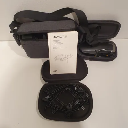 DJI Mavic Air Fly More Combo -nelikopteripaketti, Onyx Black, takuutodistus 15.12.2019 (24kk takuu) kantoreppu