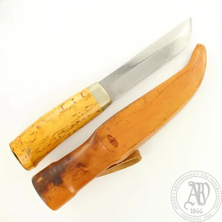 Puukko Marttiini, kaiverrettu, pituus 255mm, nahkatuppi Lähetetään postipakettina.