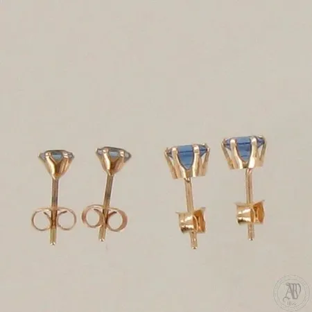 Kahdet kivikorvanapit, Ø 4-6mm, 585br, paino 1,3g