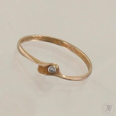 Timanttisormus 1xn.0.005ct, kaiverrettu, koko 19, 585, paino 0,8g