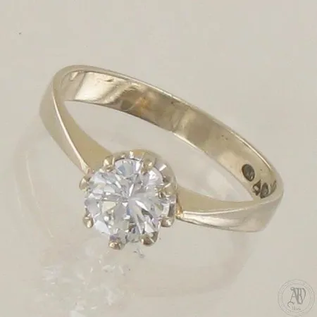 Timanttisormus 1xn.0.89ct, koko 17½, 750, paino 2,8g