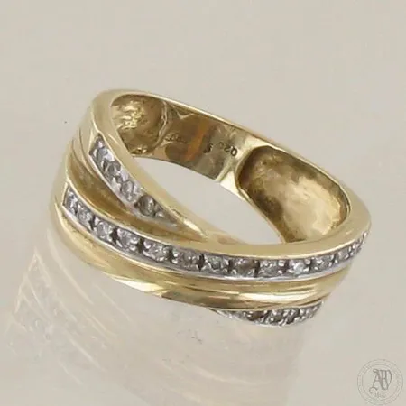 Timanttisormus 20xn.0.01ct, koko 18, 585 kelta- ja valkokulta, paino 6,1g