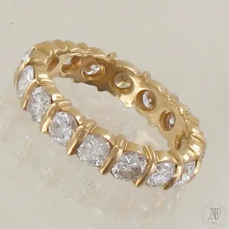 Timanttiallianssisormus 16xn.0.16ct, neljässä timantissa pieniä kolhuja, koko 16½, 585, paino 4,7g