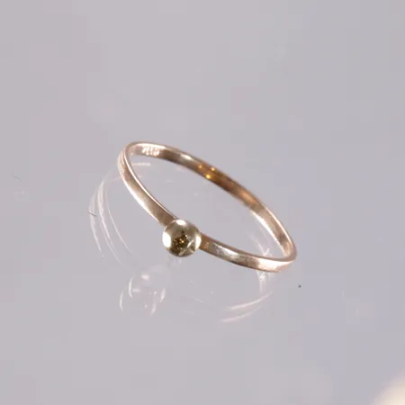 Sormus, käytön jälkiä, koko 16¼, 585, paino 0,6g