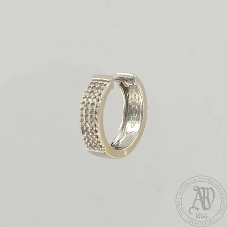 Timanttikorvakoru 36xn.0.005ct, Ø 15mm, 585 valkokulta, paino 2,4g 