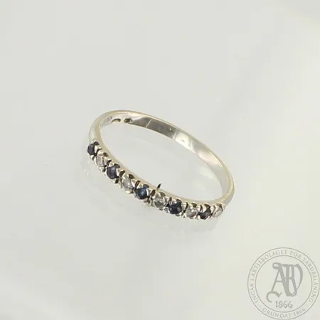 Kivisormus timanteilla 5xn.0.01ct, koko 17, 585br valkokulta, paino 1,3g 