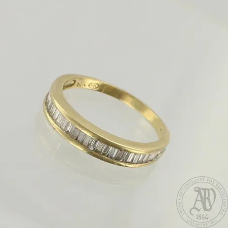 Timanttisormus 30xn.0.02-0.05ct, ykti timantti lohjennut, koko 18¾, 585, paino 2,9g 