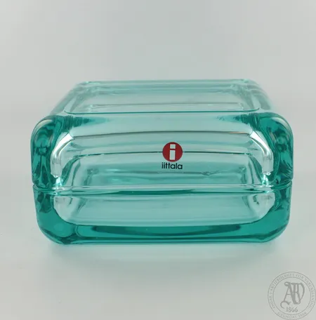 Lasirasia Vitriini Iittala, koko 108x108mm, vedenvihreä, laatikko Lähetetään postipakettina.