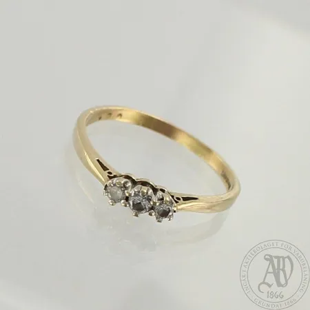 Timanttisormus 3xn.0.05-0.08ct, koko 19¼, 375, paino 1,8g 