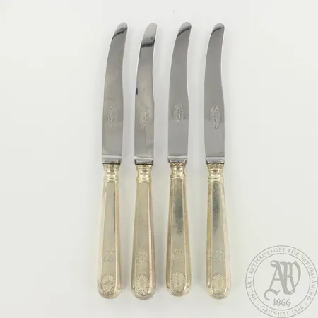 Neljä voileipäveistä, Musla, kaiverrettu, pituus 165mm, 813br, paino 115,0g 