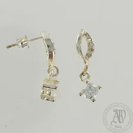 Kivikorvakorut, korkeus 20mm, 925br, paino 2,7g 