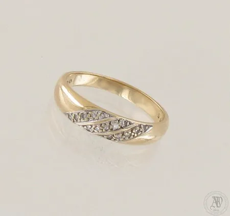 Timanttisormus 15xn.0.005ct,m koko 17½, 585, paino 2,2g