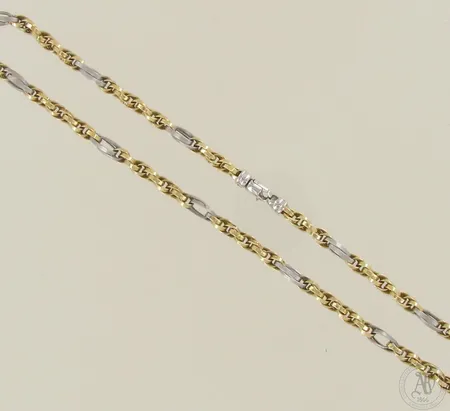 Kaulaketju, pituus 44,5cm, 585 kelta- ja valkokulta, paino 17,8g