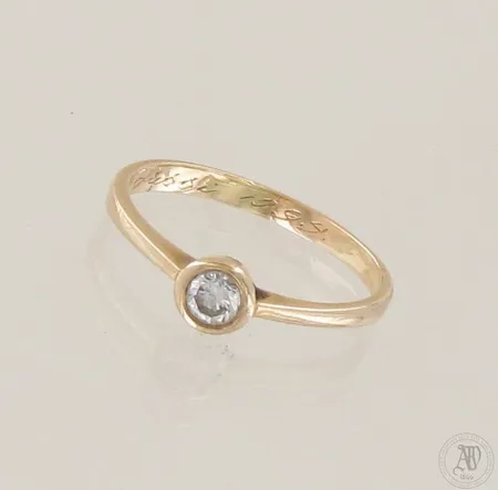 Timanttisormus 1xn.0.18ct, kaiverrettu, 585, paino 1,8g 