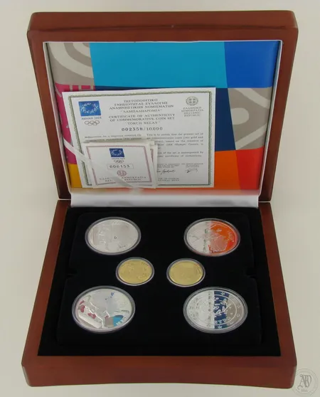 Kuusi Olympiajuhlarahaa, Ateenan Olympialaiset 2004, todistukset, nimellisarvo 240euroa, 999, paino 20,0g, 925, paino 136,0g 