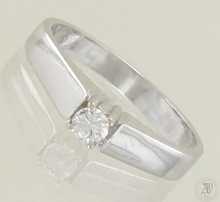 Timanttisormus 1xn.0.15ct, koko 17¼, 750 valkokulta, paino 3,9g 