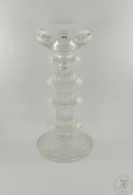 Kynttilänjalka Iittala, Festivo, design Timo Sarpaneva, korkeus 180mm. Lähetetään postipakettina.