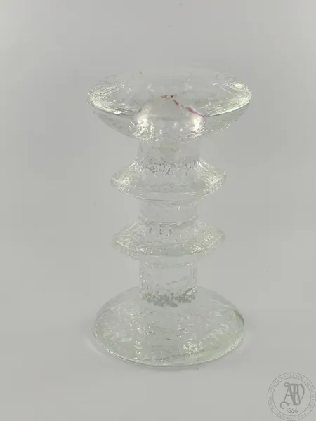 Kynttilänjalka Iittala, Festivo, design Timo Sarpaneva, korkeus 125mm. Lähetetään postipakettina.