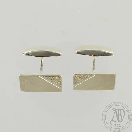 Kalvosinnapit, mitat 13x19mm, Saurum, 925, paino 8,7g 