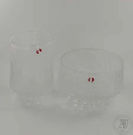 Sokerikko ja kermakko Iittala, Tapio Wirkkala, Ultima Thule, korkeudet 5-8,5cm Lähetetään postipakettina.