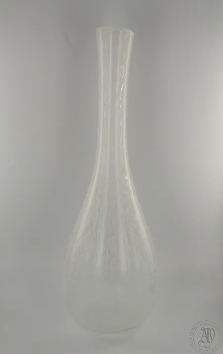 Maljakko, korkeus 27cm Lähetetään postipakettina.