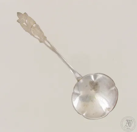 Perunalusikka Käpy, pituus 169mm, vuodelta 1951, 813, paino 30,5g