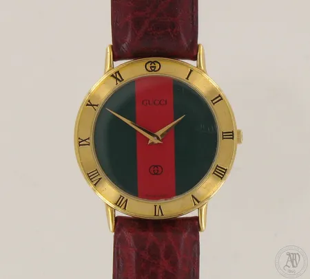 Teräsrannekello Gucci, quartz, taulun Ø 33mm, ref:3000M, sarjanumero 0024966, naarmu lasissa, hihnan pituus 200mm