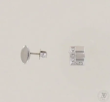 Timanttikorvakorut 14xn.0.005ct, korkeus 9mm, 585 valkokulta, paino 2,5g